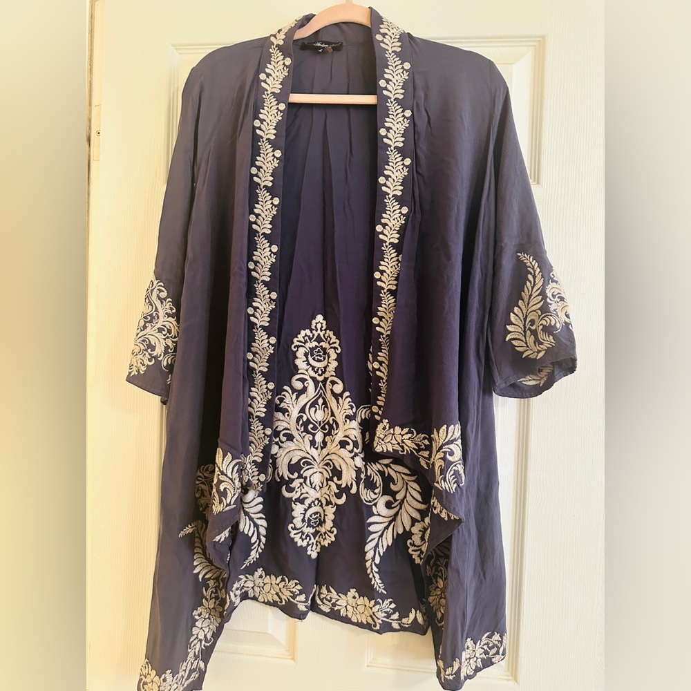 Elegant Navy Kimono with White Embroidery